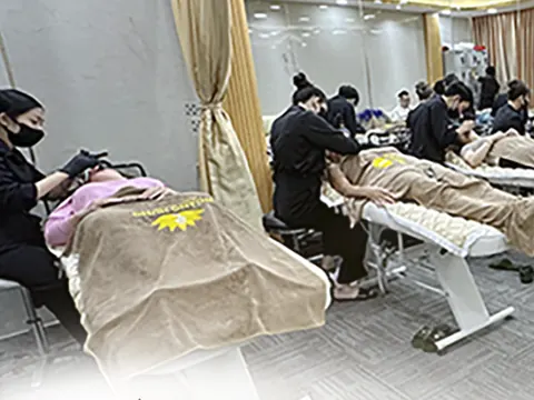 Bước 3: Laser xoá mực